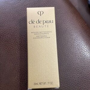 Cle De Peau Clarifying Cleansing Foam - 20 ml